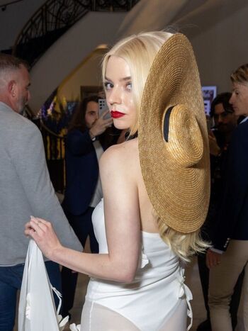 Anya taylor joy  page leaked private photo uncensored HD quality