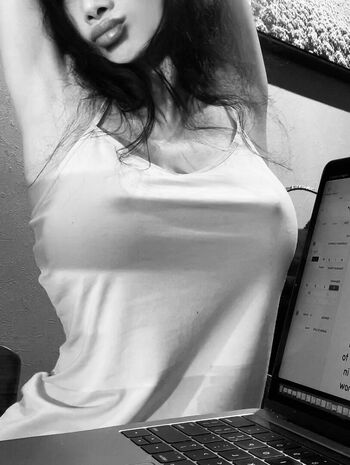 Bai ling  page leaked private photo uncensored HD quality