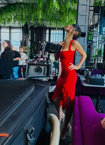 Bai ling  page leaked private photo uncensored HD quality