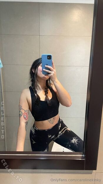 Carolinekinky leaked private photo uncensored HD quality