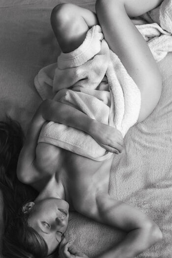 Doris sensual page leaked private photo uncensored HD quality