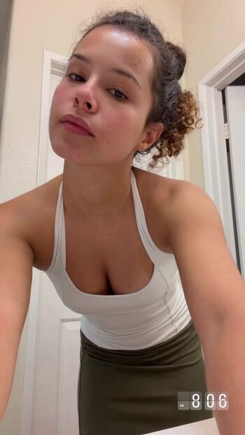 Gabriella saraivah page leaked private photo uncensored HD quality