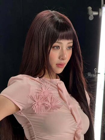 Huh yunjin  page leaked private photo uncensored HD quality