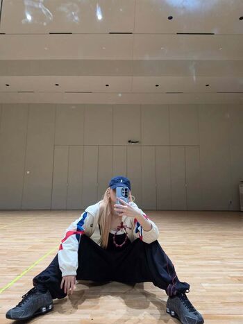 Huh yunjin leaked private photo uncensored HD quality