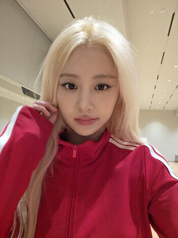 Huh yunjin leaked private photo uncensored HD quality