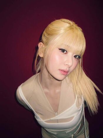 Huh yunjin  page leaked private photo uncensored HD quality