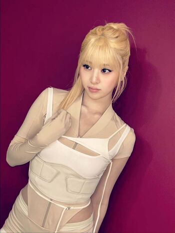 Huh yunjin  page leaked private photo uncensored HD quality