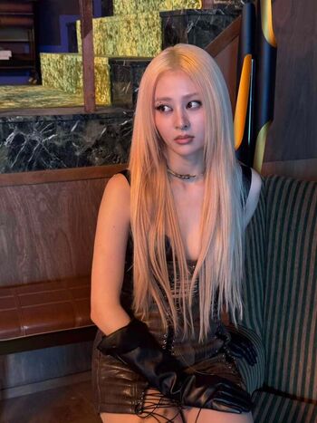 Huh yunjin  page leaked private photo uncensored HD quality