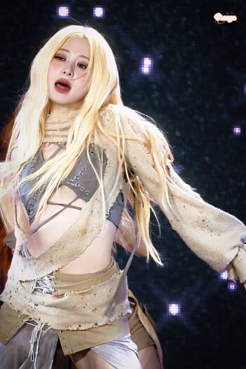Huh yunjin  page leaked private photo uncensored HD quality