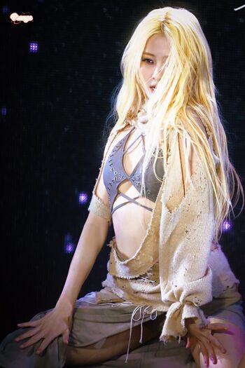 Huh yunjin  page leaked private photo uncensored HD quality