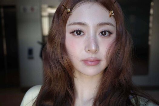 Huh yunjin  page leaked private photo uncensored HD quality