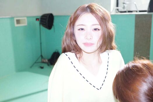 Huh yunjin  page leaked private photo uncensored HD quality