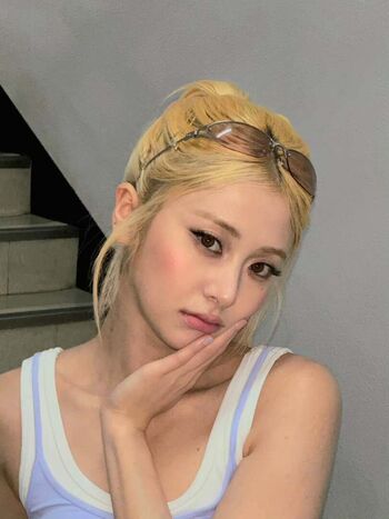 Huh yunjin  page leaked private photo uncensored HD quality