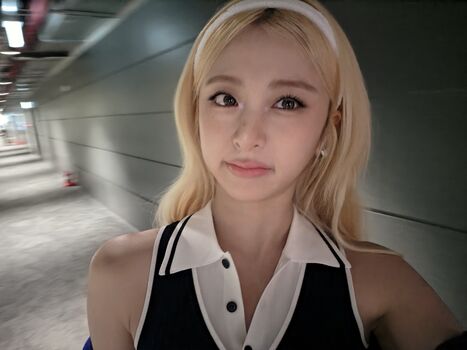 Huh yunjin  page leaked private photo uncensored HD quality