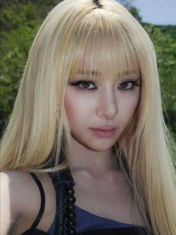 Huh yunjin  page leaked private photo uncensored HD quality