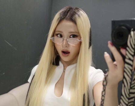 Huh yunjin  page leaked private photo uncensored HD quality