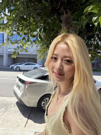 Huh yunjin leaked private photo uncensored HD quality