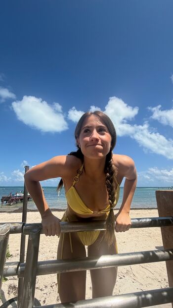 Isafernandezz leaked private photo uncensored HD quality