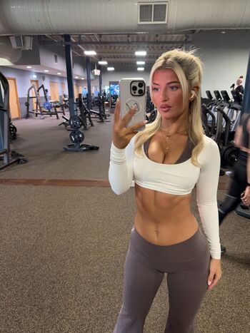 Izzytaffs page leaked private photo uncensored HD quality