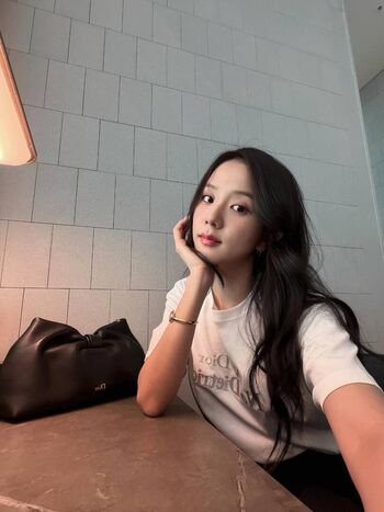 Jisoo  page leaked private photo uncensored HD quality