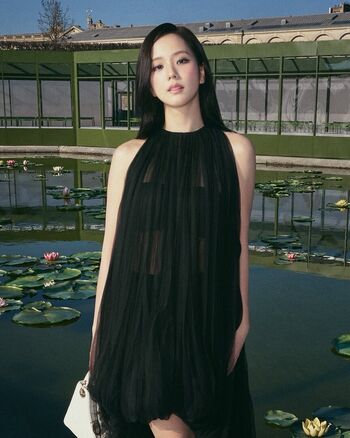 Jisoo  page leaked private photo uncensored HD quality