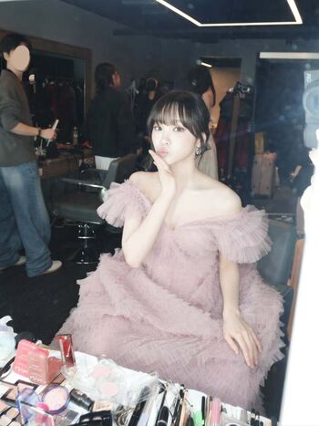 Kim chaewon  page leaked private photo uncensored HD quality