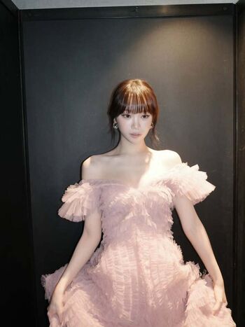 Kim chaewon  page leaked private photo uncensored HD quality