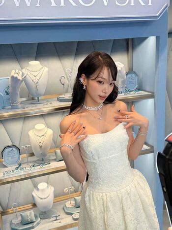 Kim chaewon  page leaked private photo uncensored HD quality