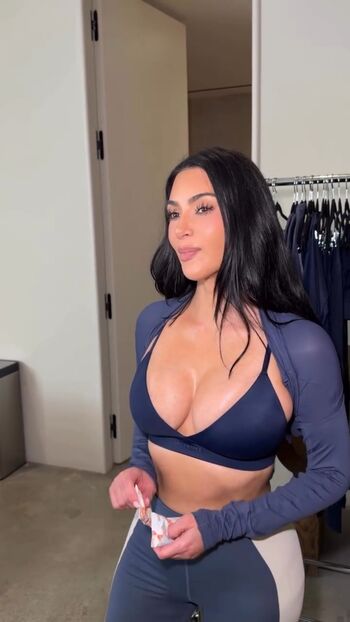 Kim kardashian  page leaked private photo uncensored HD quality