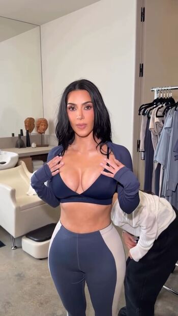 Kim kardashian  page leaked private photo uncensored HD quality