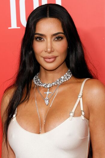 Kim kardashian  page leaked private photo uncensored HD quality