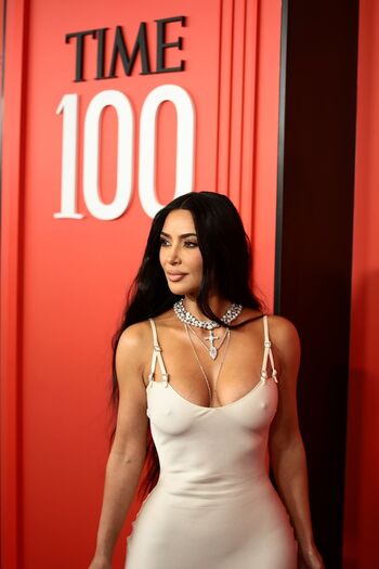 Kim kardashian  page leaked private photo uncensored HD quality