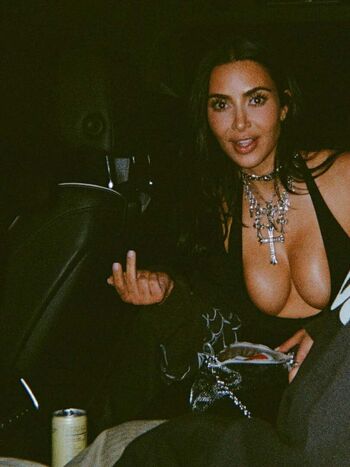 Kim kardashian  page leaked private photo uncensored HD quality