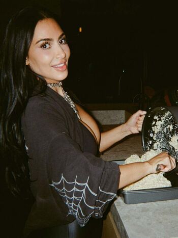 Kim kardashian  page leaked private photo uncensored HD quality