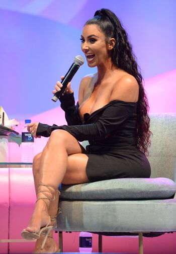 Kim kardashian  page leaked private photo uncensored HD quality