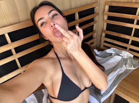 Kim kardashian  page leaked private photo uncensored HD quality
