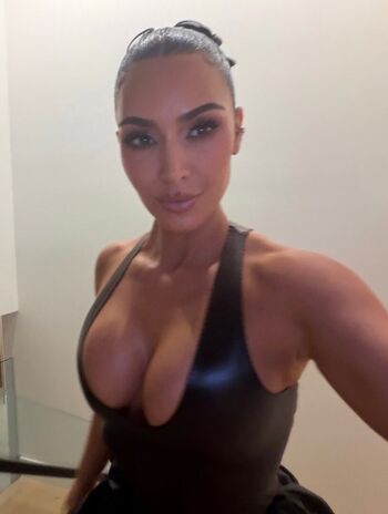 Kim kardashian  page leaked private photo uncensored HD quality