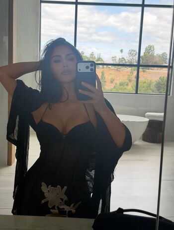 Kim kardashian  page leaked private photo uncensored HD quality