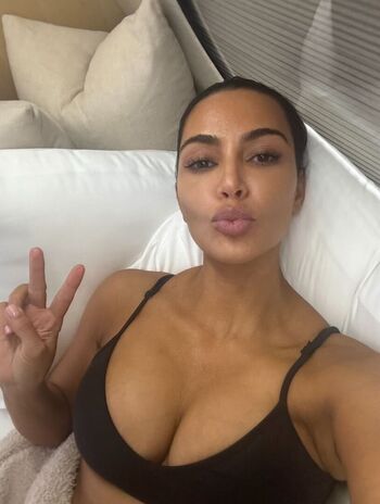 Kim kardashian  page leaked private photo uncensored HD quality