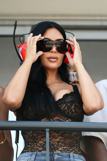 Kim kardashian  page leaked private photo uncensored HD quality