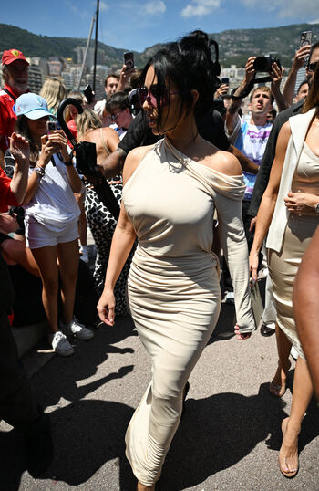 Kim kardashian  page leaked private photo uncensored HD quality
