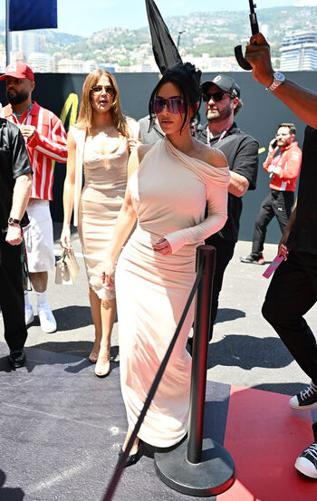 Kim kardashian  page leaked private photo uncensored HD quality