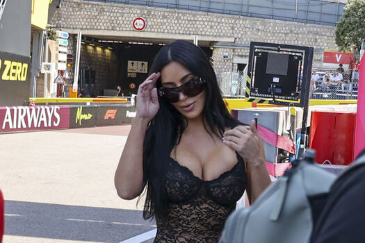 Kim kardashian  page leaked private photo uncensored HD quality