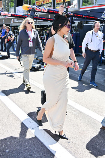 Kim kardashian  page leaked private photo uncensored HD quality