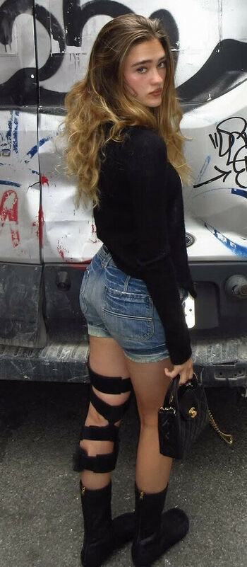 Lizzy greene leaked private photo uncensored HD quality