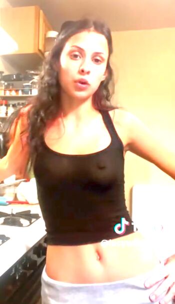 Lucy wildfong leaked private photo uncensored HD quality