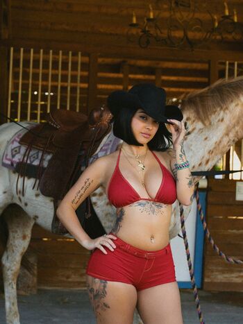 Malu trevejo  page leaked private photo uncensored HD quality