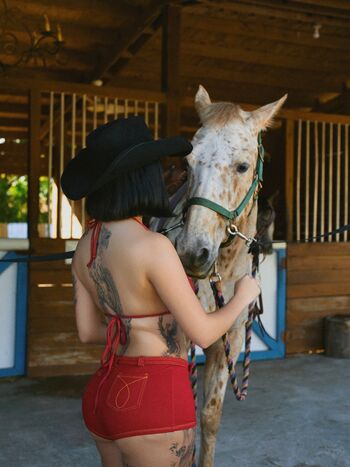 Malu trevejo  page leaked private photo uncensored HD quality