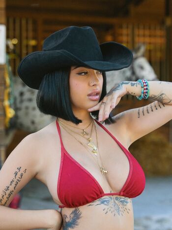 Malu trevejo  page leaked private photo uncensored HD quality