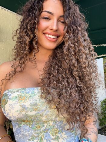 Malu trevejo  page leaked private photo uncensored HD quality